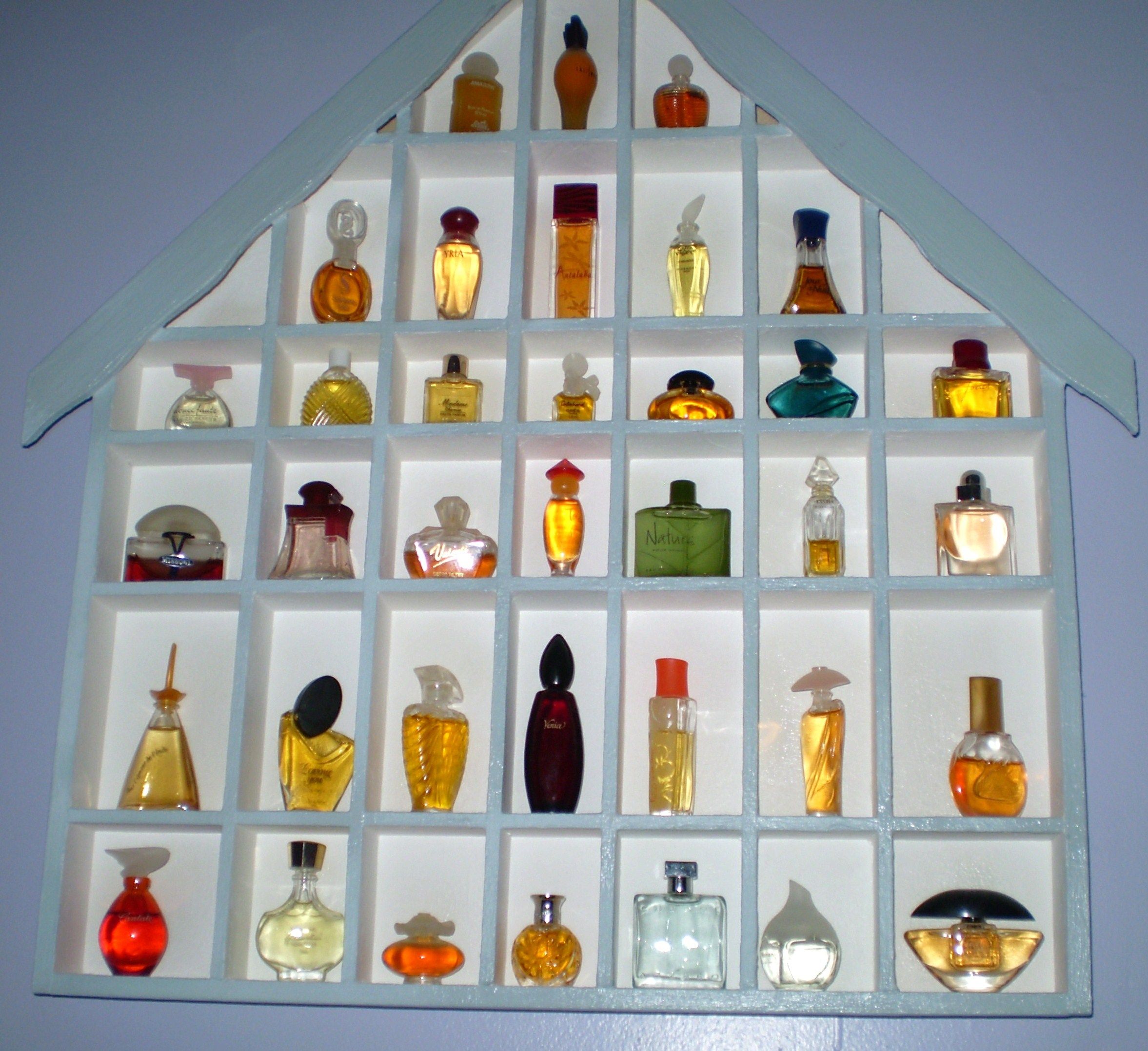 Petite Broche Vintage Flacons De Parfum Guerlain - En Métal Doré, Occasion, Marquée Dior